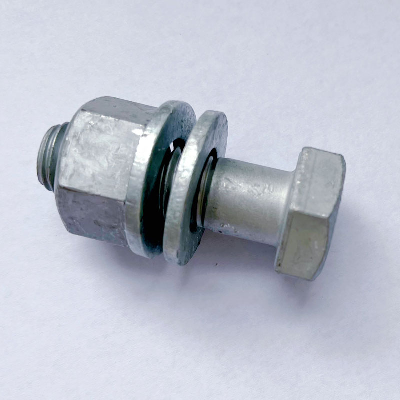 Как факторы окружающей среды влияют на винты из нержавеющей стали?